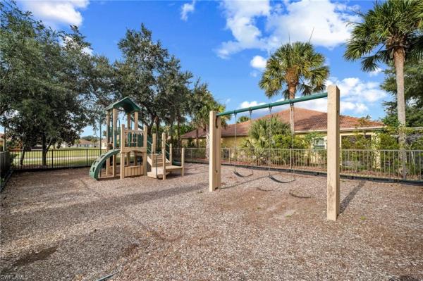 Vistanna Villas, 18321 Gibraltar Ln, Lehigh Acres, Florida 33936, image 2