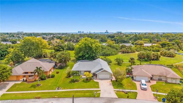 Lochmoor, 4220 Glasgow Ct, North Fort Myers, Florida 33903, image 2