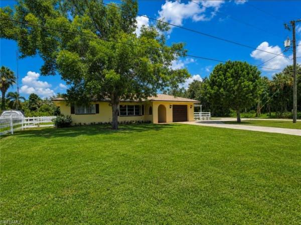 Byrd's Circle, 1798 Marilyn Dr, North Fort Myers, Florida 33917, image 3