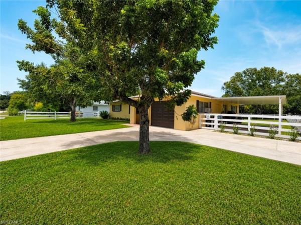 Byrd's Circle, 1798 Marilyn Dr, North Fort Myers, Florida 33917, image 2