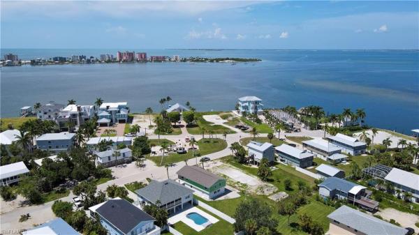 San Carlos On The Gulf, 915 North St, Fort Myers Beach, Florida 33931, image 2
