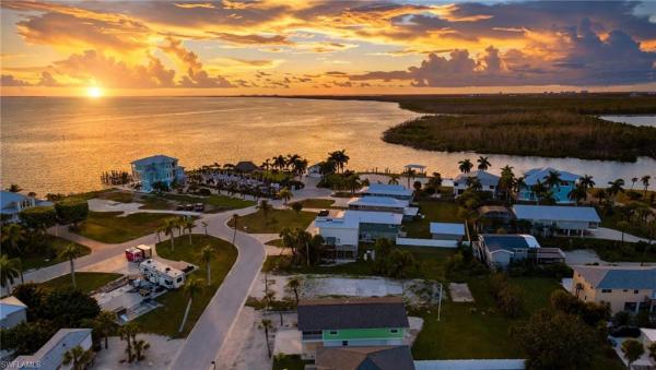 San Carlos On The Gulf, 915 North St, Fort Myers Beach, Florida 33931, image 1