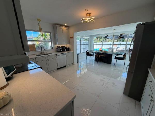 Fort Myers Villas, 2267 Aldridge Ave, Fort Myers, Florida 33907, image 1