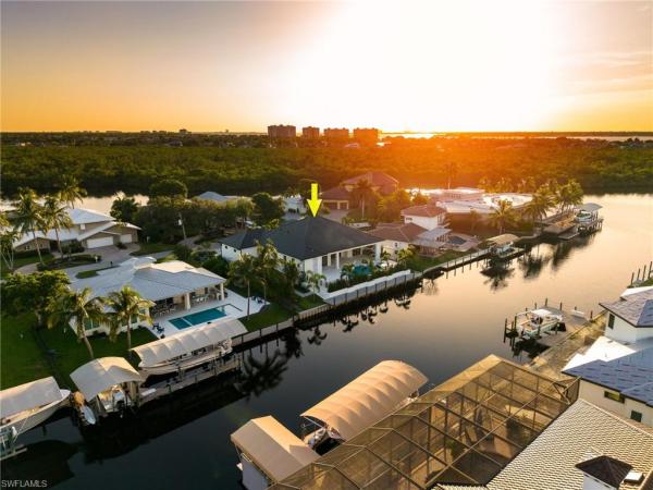 Deep Lagoon Estates, 111 Montrose Dr, Fort Myers, Florida 33919, image 2