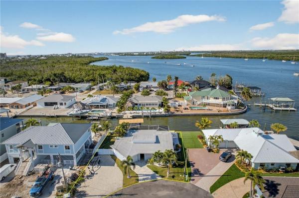 Shell Mound Park, 467 Madison Ct, Fort Myers Beach, Florida 33931, image 1