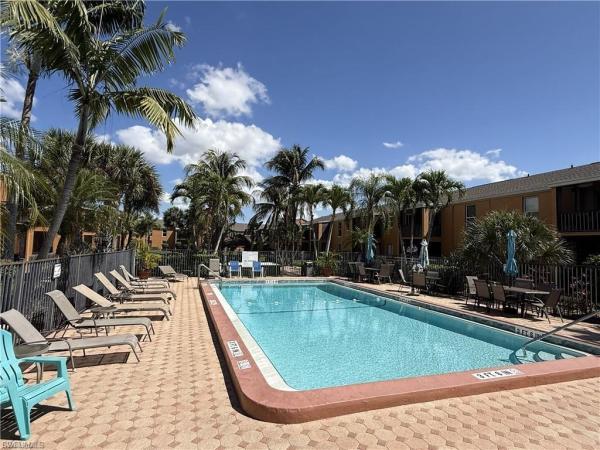 12656 Kenwood Ln #B, Fort Myers, Florida 33907, image 3