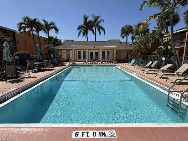 12656 Kenwood Ln #B, Fort Myers, Florida 33907, image 2