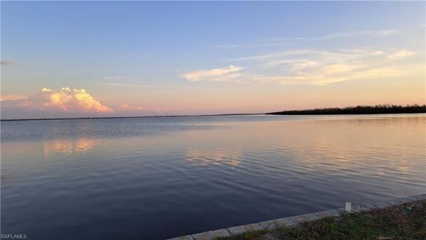 Island Harbors, 2607 Bayshore Dr, Matlacha, Florida 33993, image 1