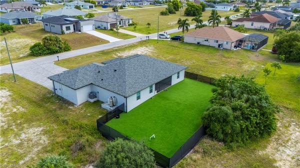 Cape Coral Residential, 4302 32nd St, Cape Coral, Florida 33993, image 2