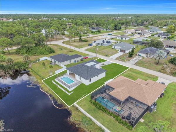 Cape Coral, 2318 30th Ter, Cape Coral, Florida 33993, image 2