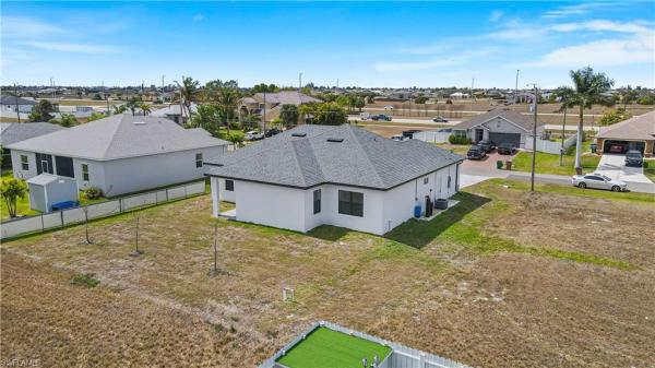 Cape Coral Residential, 1633 31st Pl, Cape Coral, Florida 33993, image 2