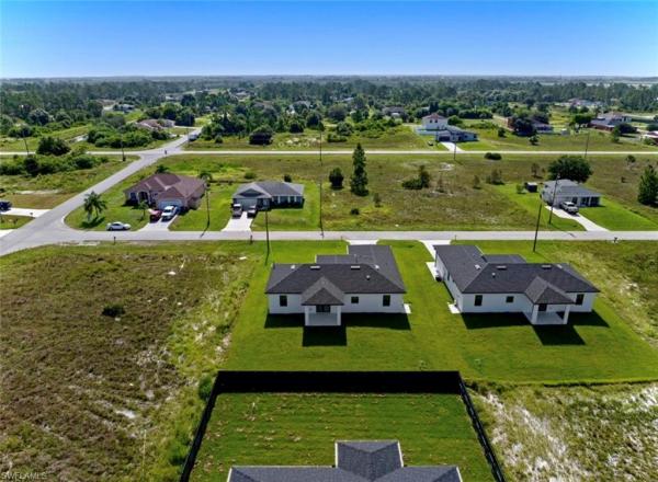 Lehigh Acres, 914 S Manresa Ave, Lehigh Acres, Florida 33974, image 1