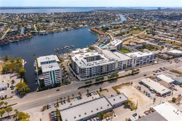 Cape Coral Residential, 205 37th Ln, Cape Coral, Florida 33914, image 1