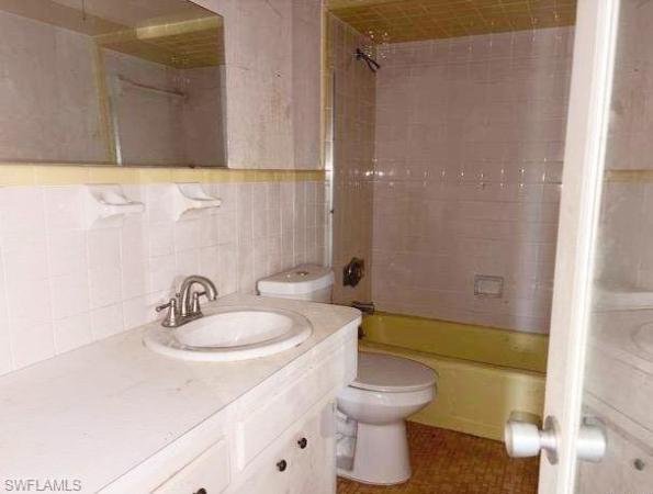 330 Tudor Dr #203, Cape Coral, Florida 33904, image 3