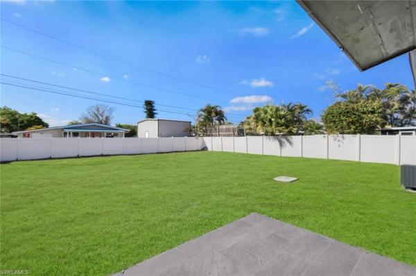 Berts Bayshore Manor, 1389 Pine Ave, North Fort Myers, Florida 33917, image 3