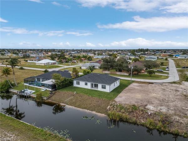 1826 11th Ln, Cape Coral, Florida 33909, image 1