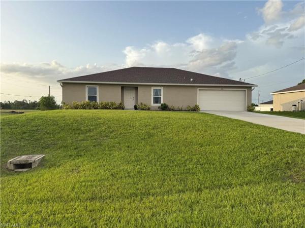 Cape Coral Residential, 726 Douglas Cir, Cape Coral, Florida 33993, image 1