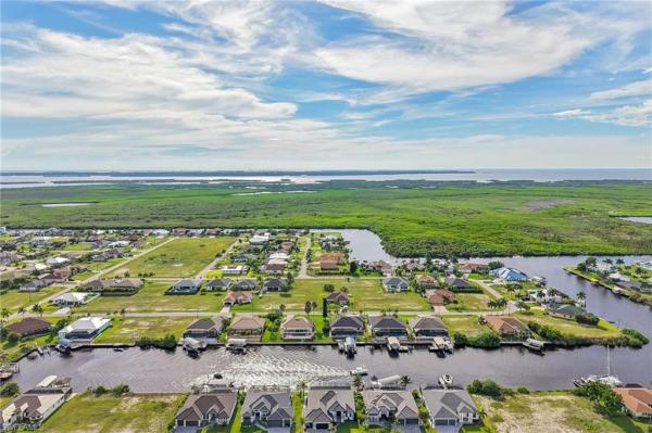 Cape Coral Residential, 1304 40th Pl, Cape Coral, Florida 33993, image 3