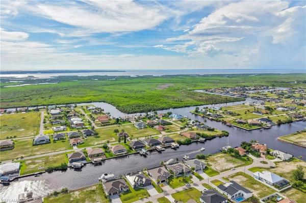 Cape Coral Residential, 1304 40th Pl, Cape Coral, Florida 33993, image 2