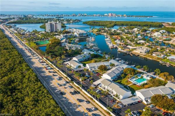Boardwalk Caper, 18032 San Carlos Blvd #99, Fort Myers Beach, Florida 33931, image 2