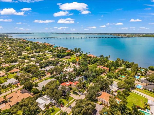 Burtwood, 1207 Canterbury Dr, Fort Myers, Florida 33901, image 1