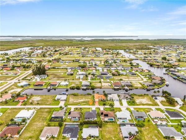 Cape Coral Residential, 1640 38th Ave, Cape Coral, Florida 33993, image 2
