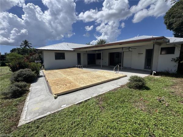 Pinelake, 2215 N Treehaven Cir, Fort Myers, Florida 33907, image 1