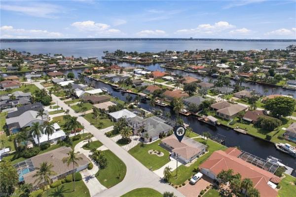 Cape Coral Residential, 2016 27th Ter, Cape Coral, Florida 33904, image 3
