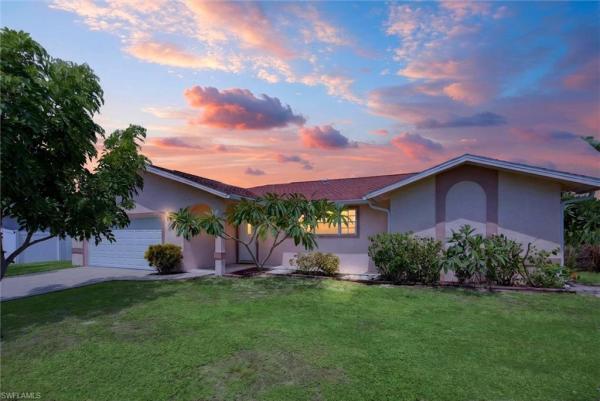 Cape Coral Residential, 305 27th Ter, Cape Coral, Florida 33904, image 1