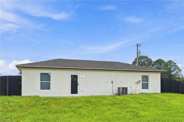 Lehigh Acres, 707 Sawyer St, Lehigh Acres, Florida 33974, image 1