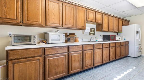 6888 Bogey Dr, Fort Myers, Florida 33919, image 1