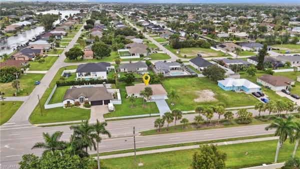 Cape Coral Residential, 417 Trafalgar Pkwy, Cape Coral, Florida 33991, image 1