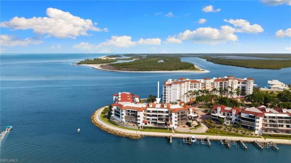 533 La Peninsula Blvd, Naples, Florida 34113, image 1