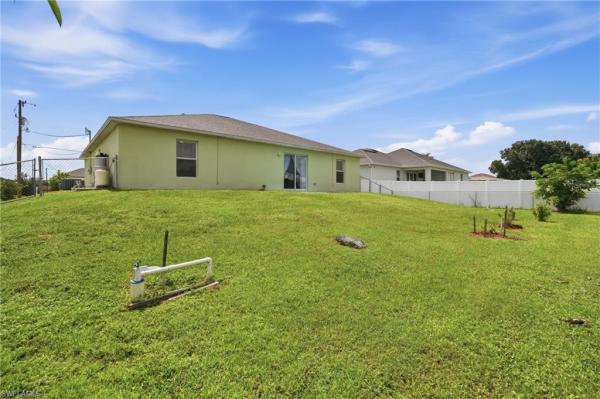 Lehigh Acres, 4102 W 10th St, Lehigh Acres, Florida 33971, image 1