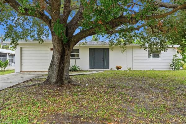 Bowling Green, 1635 Lowell Ct, Fort Myers, Florida 33907, image 1