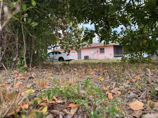 Wedgewood, 320 S Inwood Ave, Lehigh Acres, Florida 33936, image 1