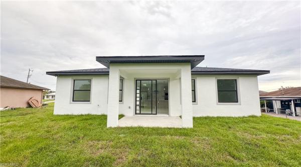Lehigh Acres, 714 E Carbon St, Lehigh Acres, Florida 33974, image 1