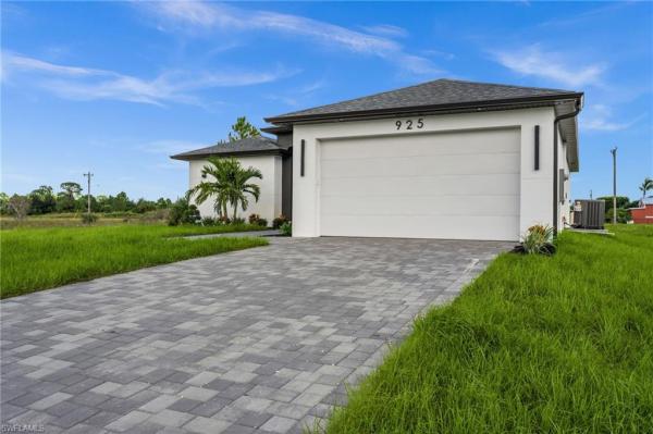 Lehigh Acres Residential, 925 S Manresa Ave, Lehigh Acres, Florida 33974, image 1