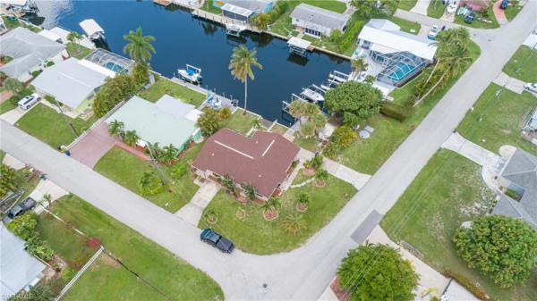 Island Harbors, 11742 Island Ave, Matlacha, Florida 33993, image 1
