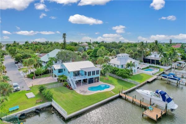 Hyde Park, 205 Bayview Ave, Fort Myers Beach, Florida 33931, image 1
