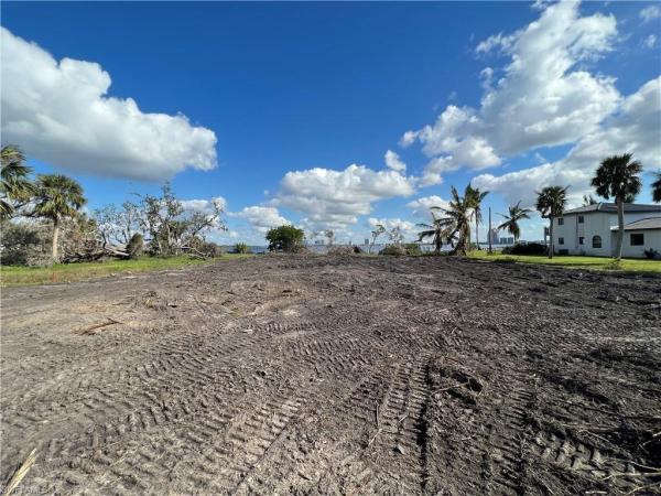 Overiver Shores, 740 Overiver Dr, North Fort Myers, Florida 33903, image 2