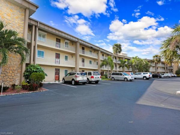 Westchester, 2264 Winkler Ave #204, Fort Myers, Florida 33901, image 1