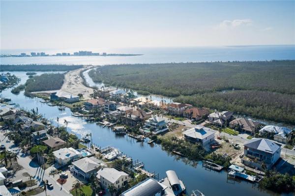 Siesta Isles, 18212 Deep Passage Ln, Fort Myers Beach, Florida 33931, image 1