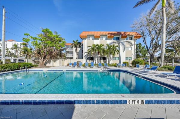 Eleven Hundred Club, 1100 N Gulf Shore Blvd #302, Naples, Florida 34102, image 1