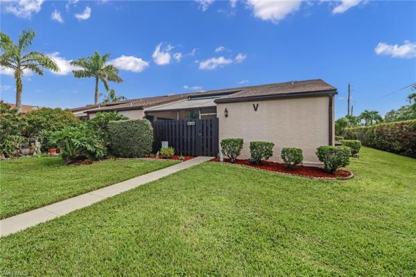 Pine Grove Townhouses, 7161 Penner Ln #2, Fort Myers, Florida 33907, image 1