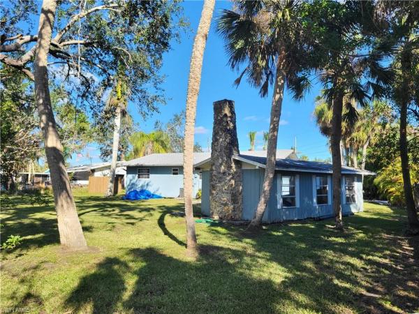 North Fort Myers No HOA, 137 Dow Ln, North Fort Myers, Florida 33917, image 2