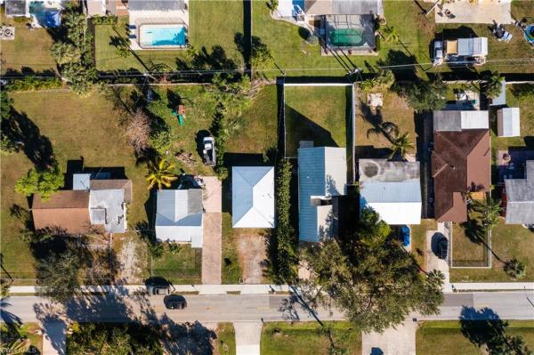 Heitmans, 10245 Pennsylvania Ave, Bonita Springs, Florida 34135, image 1