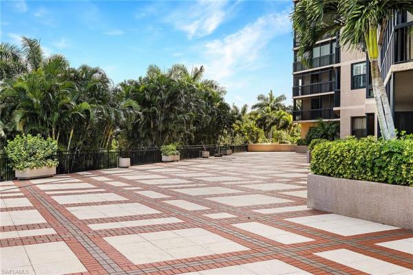 Dorchester At Pelican Bay, 6075 Pelican Bay Blvd #302, Naples, Florida 34108, image 1