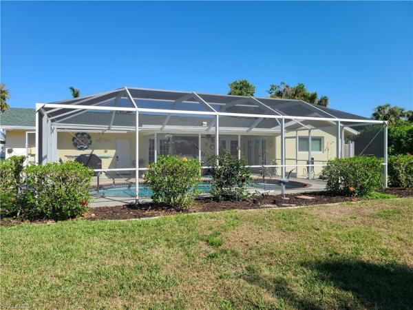 Tanglewood, 1352 Oaklawn Ct, Fort Myers, Florida 33919, image 1