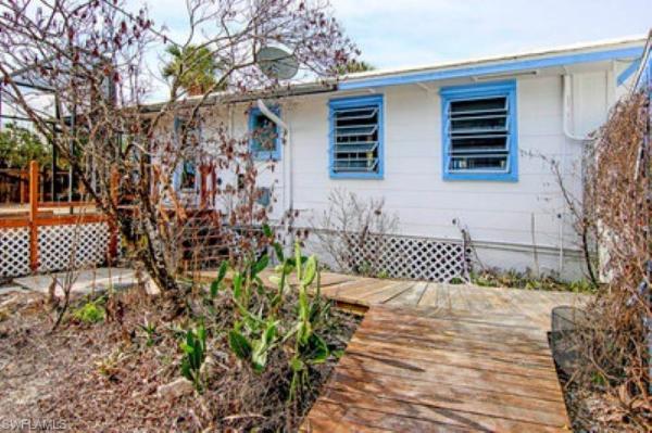 Metes & Bounds, 1160 Buttonwood Ln, Sanibel, Florida 33957, image 1